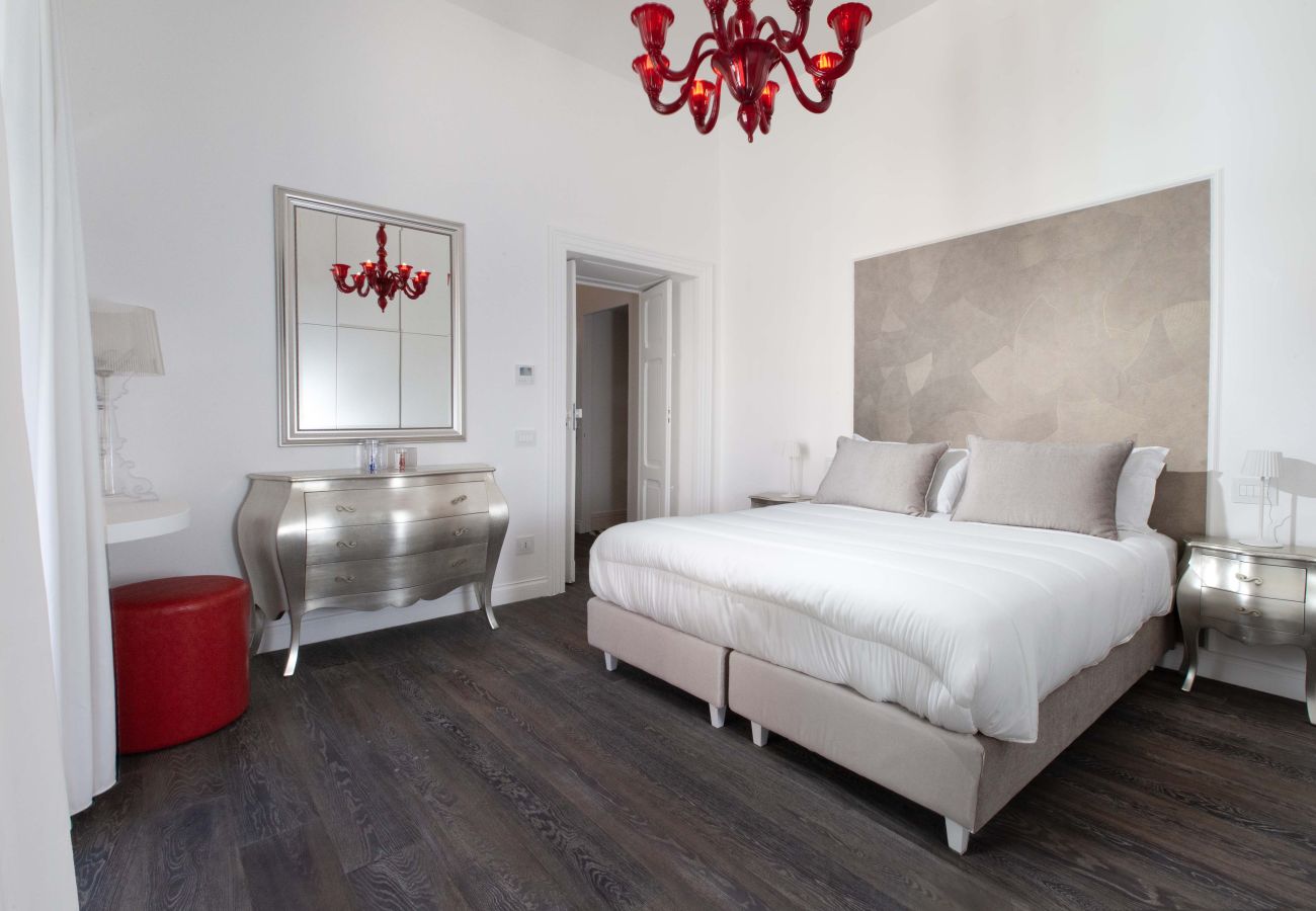 Apartment in Sorrento - AMORE RENTALS - Diamond Home De Luxe - Luxury Apartment with Terrace in Central Sorrento
