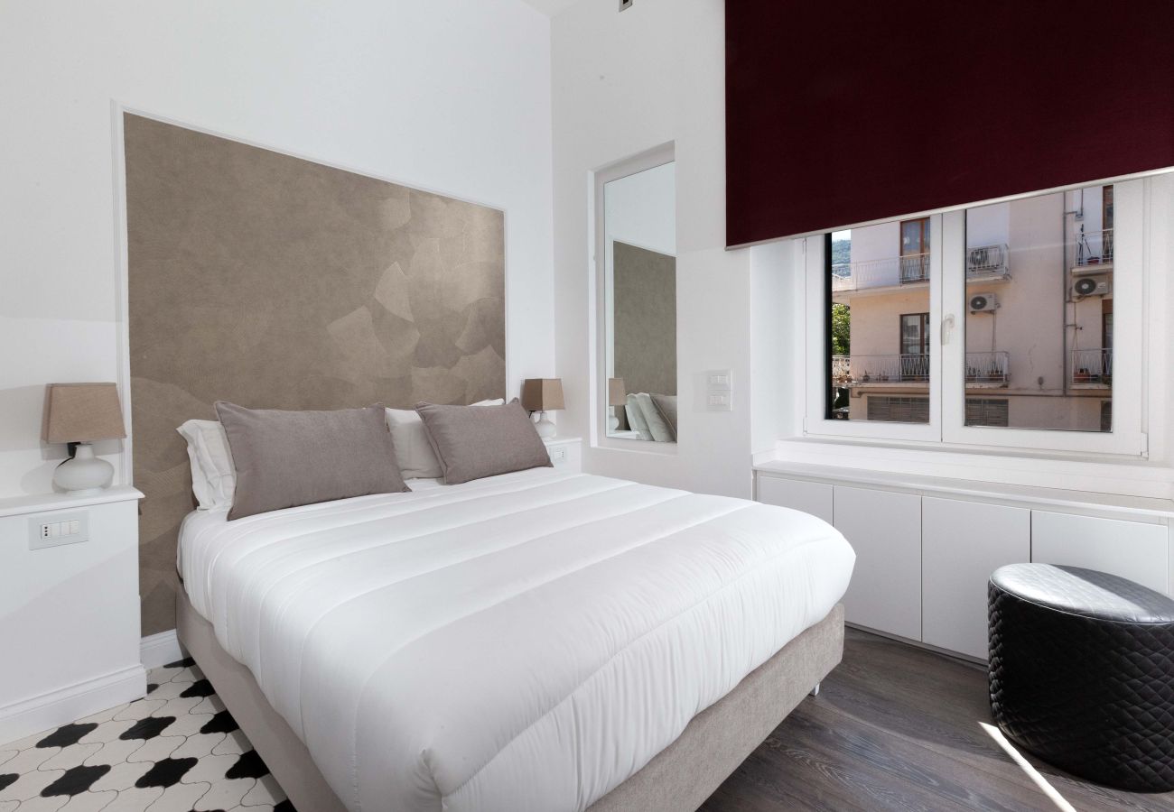Apartment in Sorrento - AMORE RENTALS - Diamond Home De Luxe - Luxury Apartment with Terrace in Central Sorrento