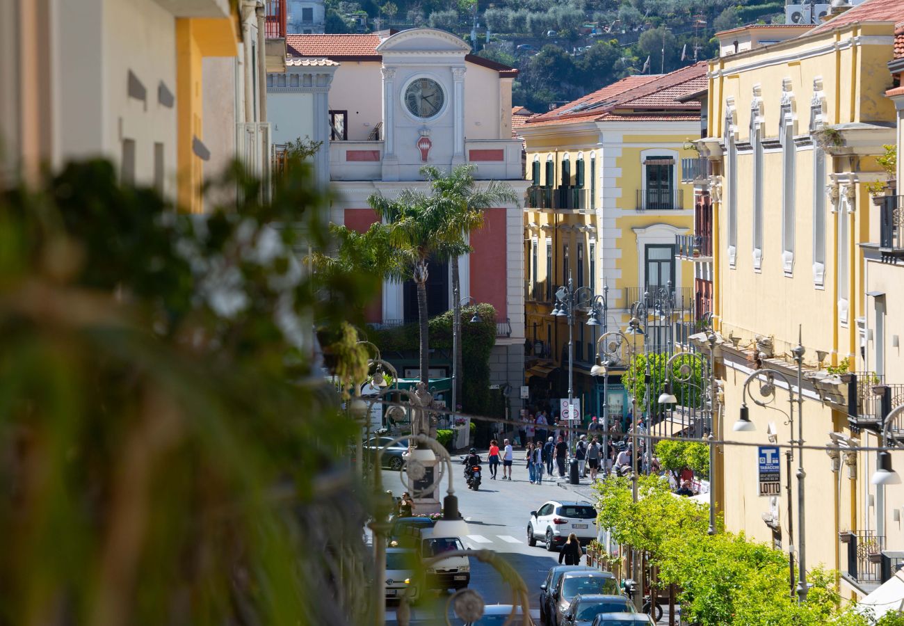 Apartment in Sorrento - AMORE RENTALS - Diamond Home De Luxe - Luxury Apartment with Terrace in Central Sorrento