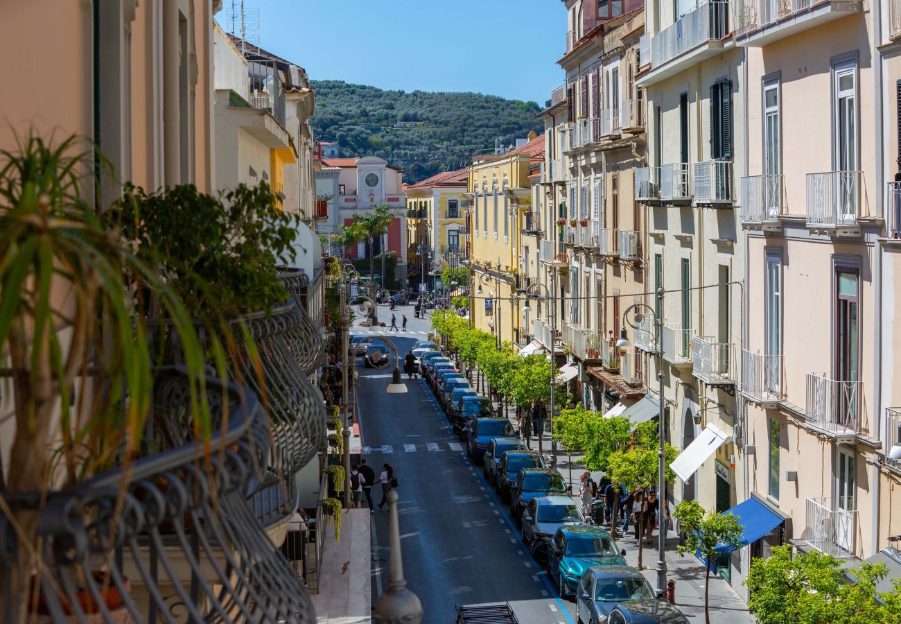 Apartment in Sorrento - AMORE RENTALS - Diamond Home De Luxe - Luxury Apartment with Terrace in Central Sorrento