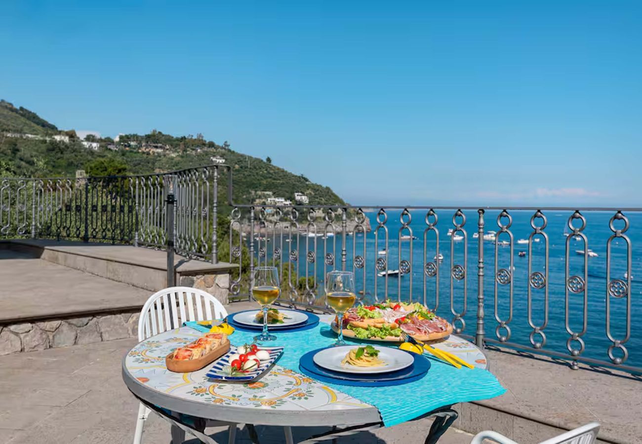 House in Massa Lubrense - AMORE RENTALS - Casa Giovanna A – Nerano apartment with hot tub and direct sea access