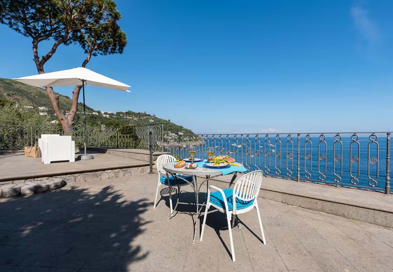 House in Massa Lubrense - AMORE RENTALS - Casa Giovanna A – Nerano apartment with hot tub and direct sea access