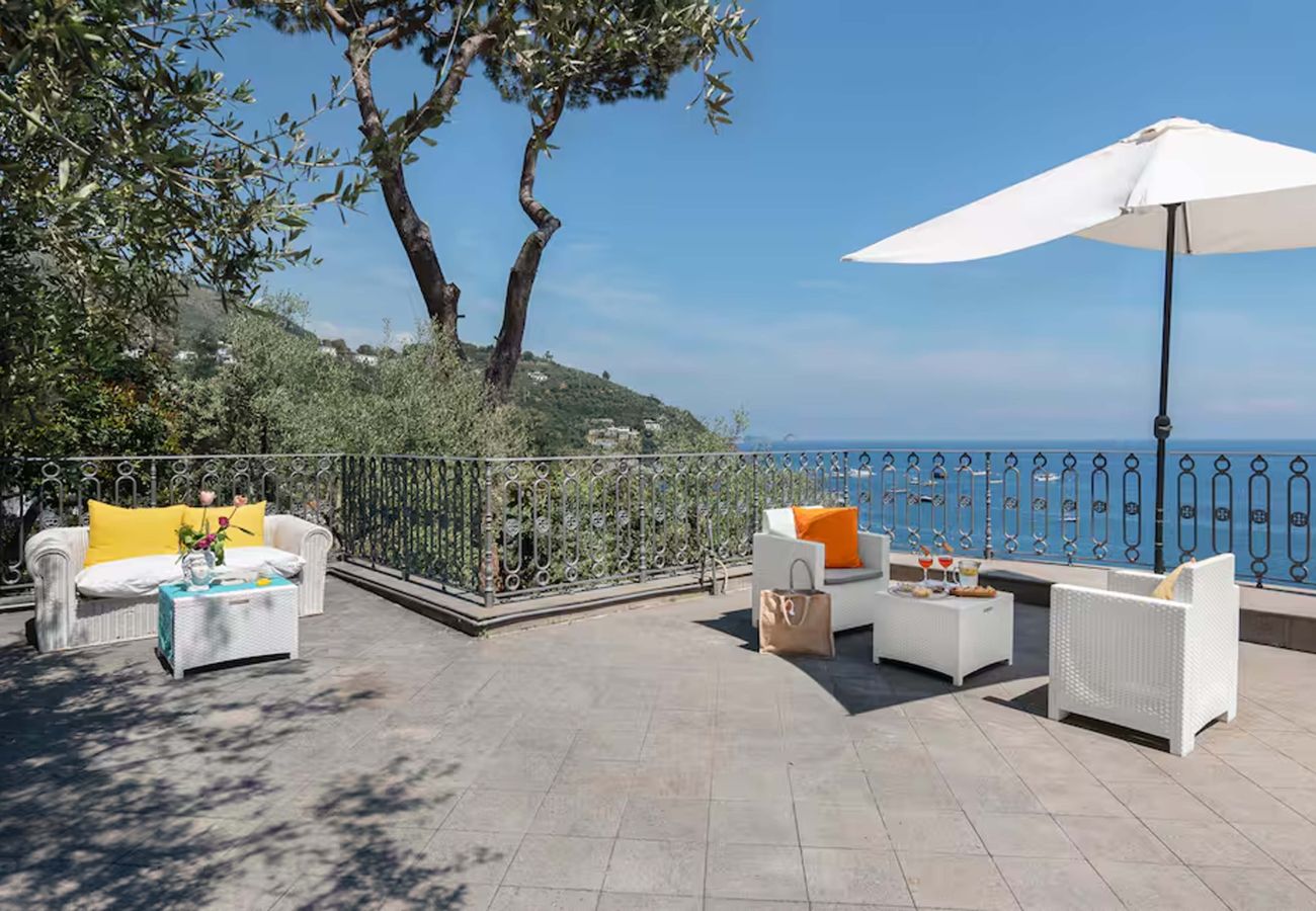 House in Massa Lubrense - AMORE RENTALS - Casa Giovanna A – Nerano apartment with hot tub and direct sea access