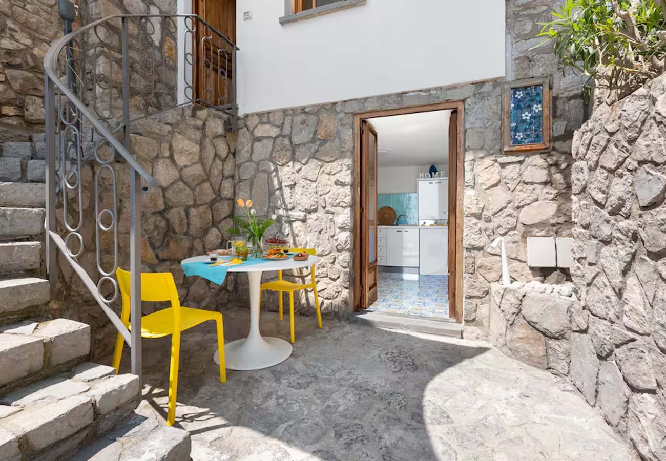 House in Massa Lubrense - AMORE RENTALS - Casa Giovanna A – Nerano apartment with hot tub and direct sea access