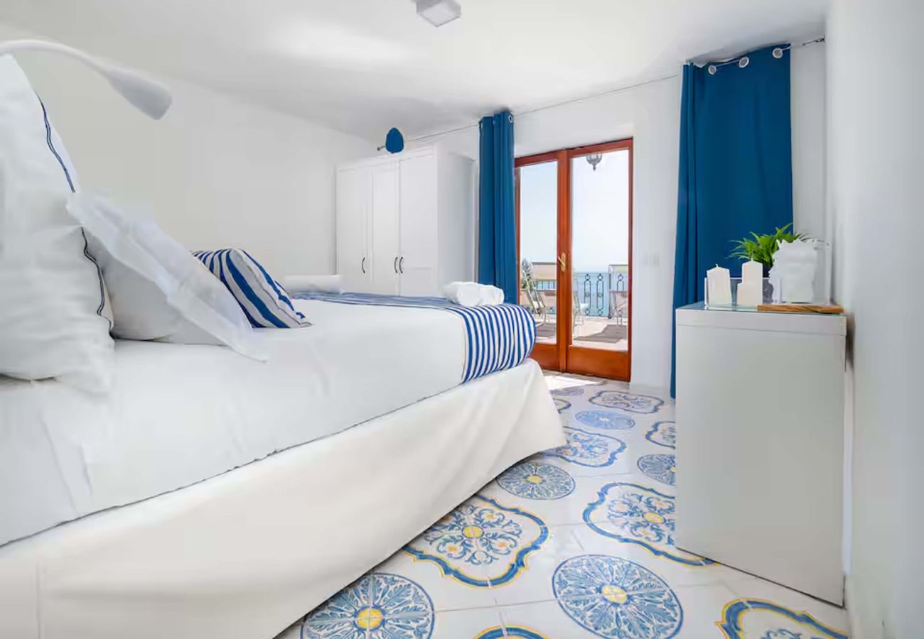 House in Nerano - AMORE RENTALS - cASA gIOVANNA b - Nerano apartment with hot tub and direct sea access