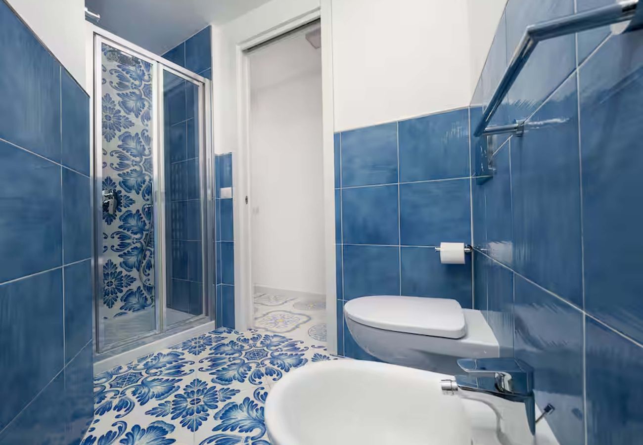 House in Nerano - AMORE RENTALS - cASA gIOVANNA b - Nerano apartment with hot tub and direct sea access