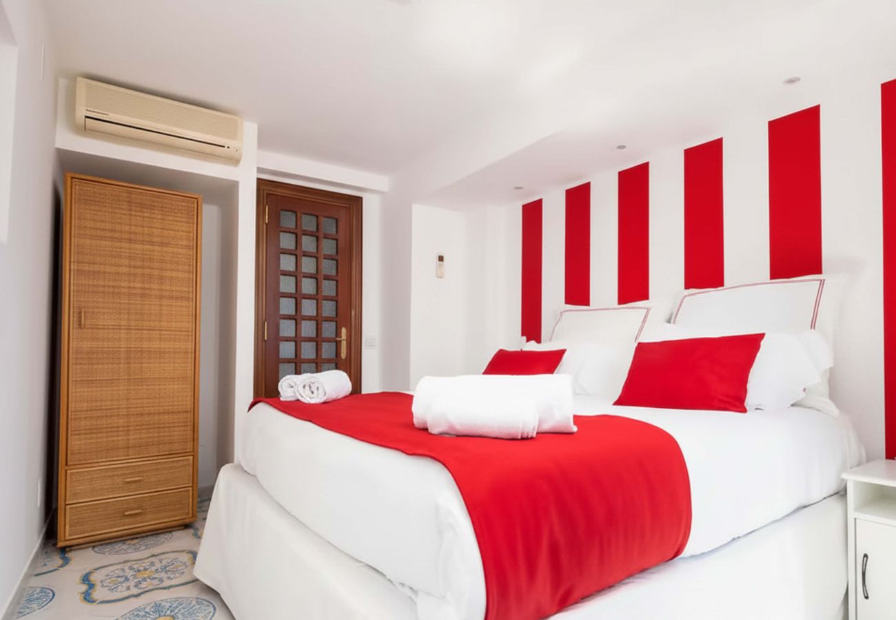 House in Nerano - AMORE RENTALS - cASA gIOVANNA b - Nerano apartment with hot tub and direct sea access