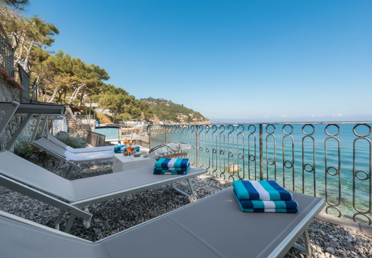 House in Nerano - AMORE RENTALS - cASA gIOVANNA b - Nerano apartment with hot tub and direct sea access