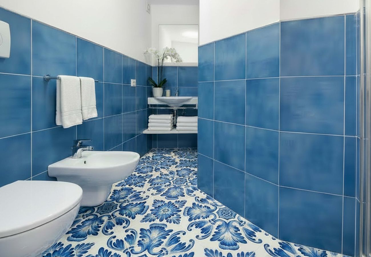 House in Nerano - AMORE RENTALS - cASA gIOVANNA b - Nerano apartment with hot tub and direct sea access