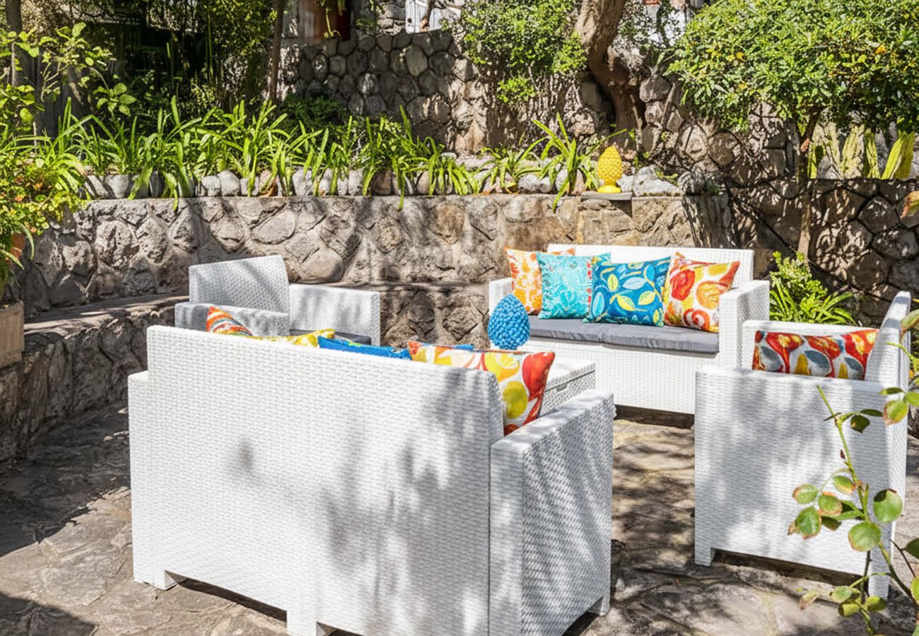House in Nerano - AMORE RENTALS - cASA gIOVANNA b - Nerano apartment with hot tub and direct sea access