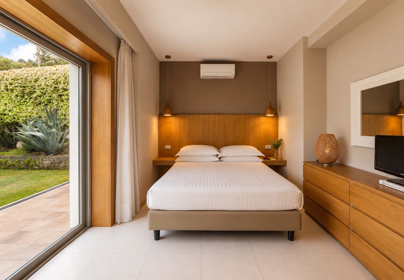Villa in Sorrento - AMORE RENTALS - Villa Marisol with Pool and Sea View