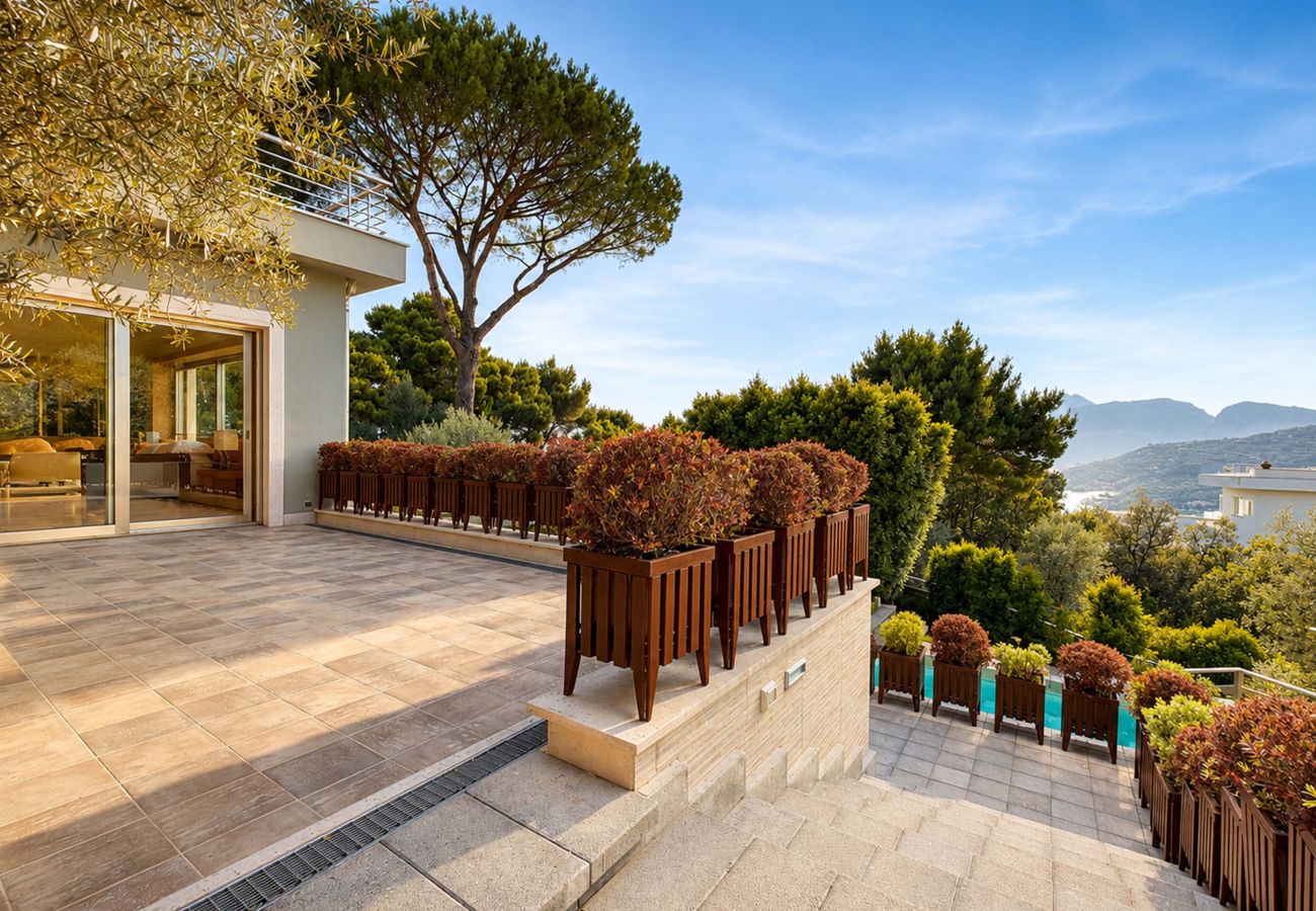 Villa in Sorrento - AMORE RENTALS - Villa Marisol with Pool and Sea View