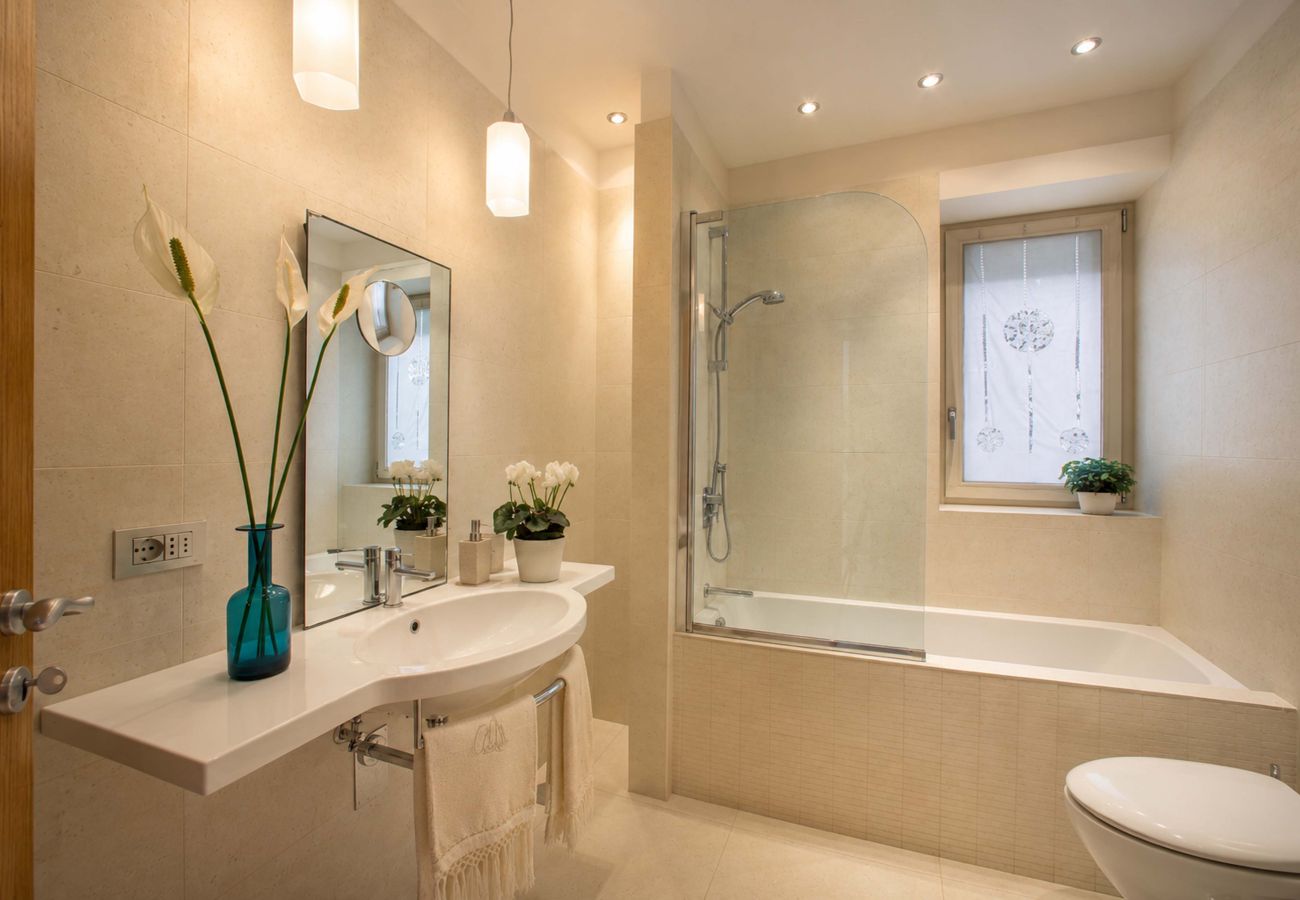 Villa in Sorrento - AMORE RENTALS - Villa Marisol with Pool and Sea View