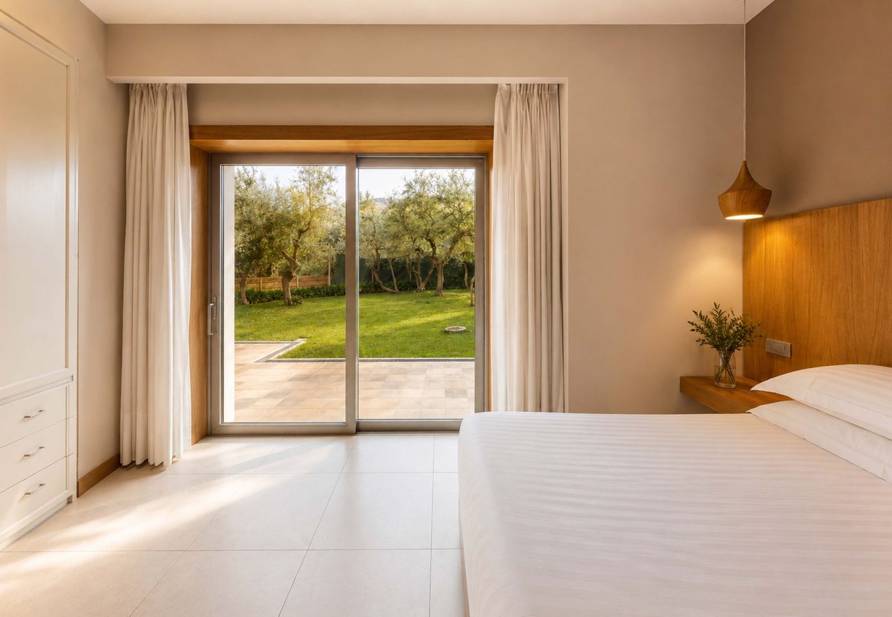 Villa in Sorrento - AMORE RENTALS - Villa Marisol with Pool and Sea View