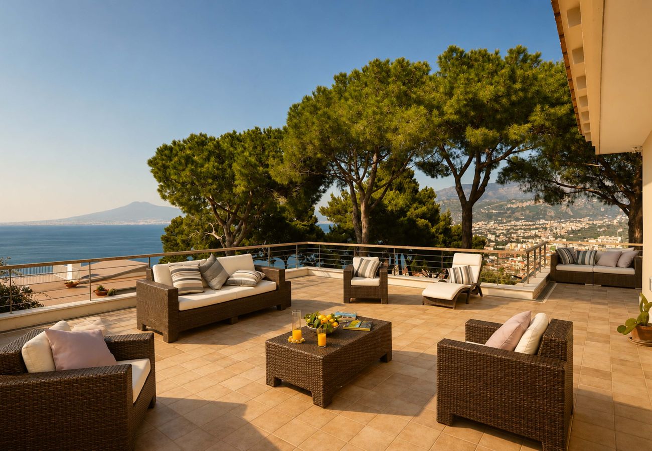 Villa in Sorrento - AMORE RENTALS - Villa Marisol with Pool and Sea View
