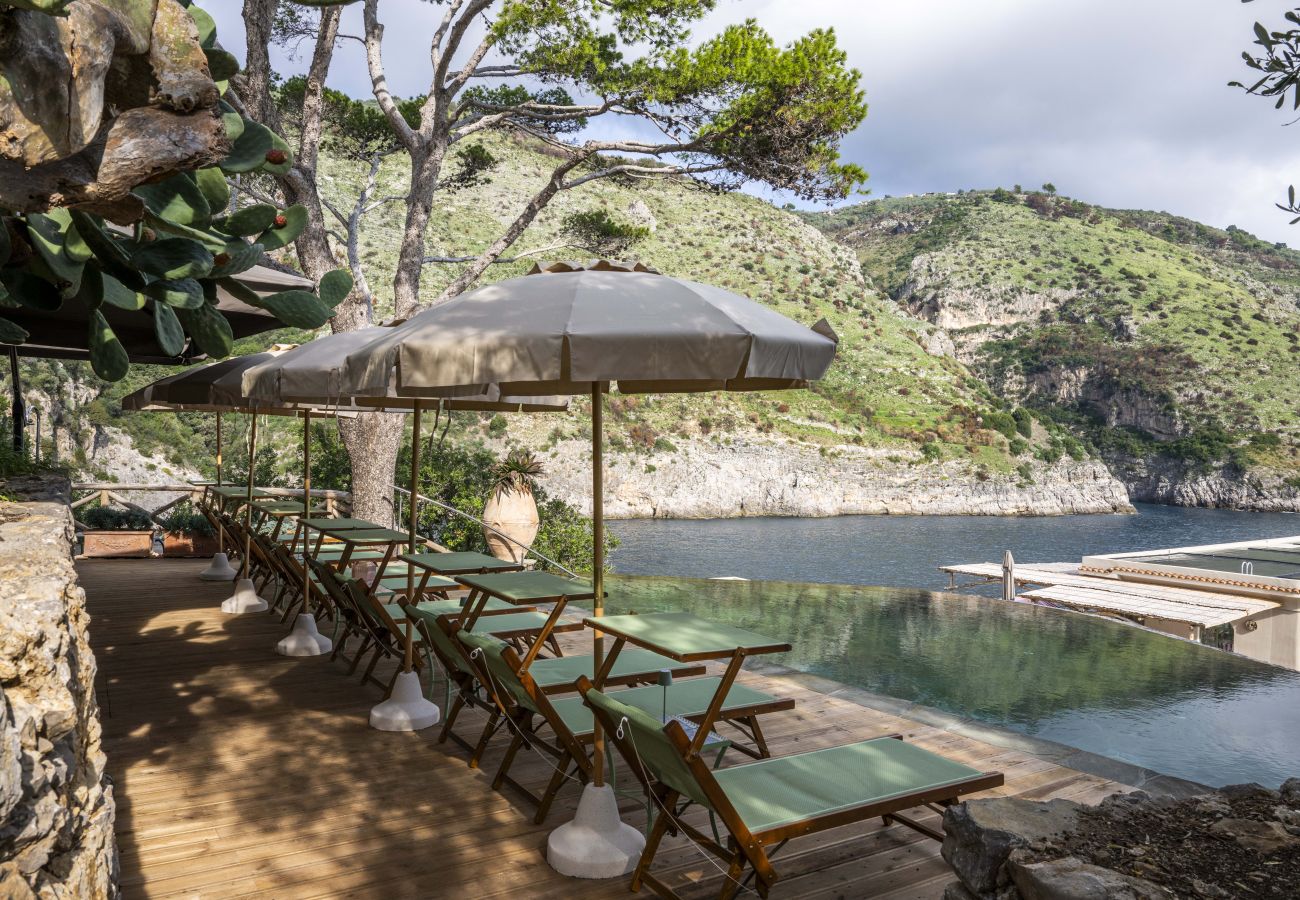 Villa in Massa Lubrense - AMORE RENTALS - THE EXCLUSIVE PRIVATE ISLAND