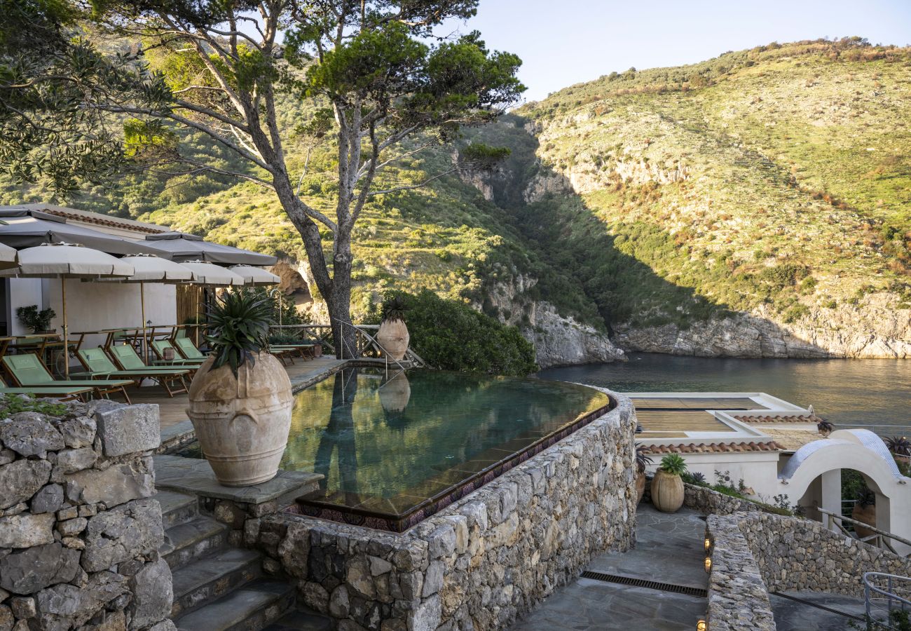 Villa in Massa Lubrense - AMORE RENTALS - THE EXCLUSIVE PRIVATE ISLAND