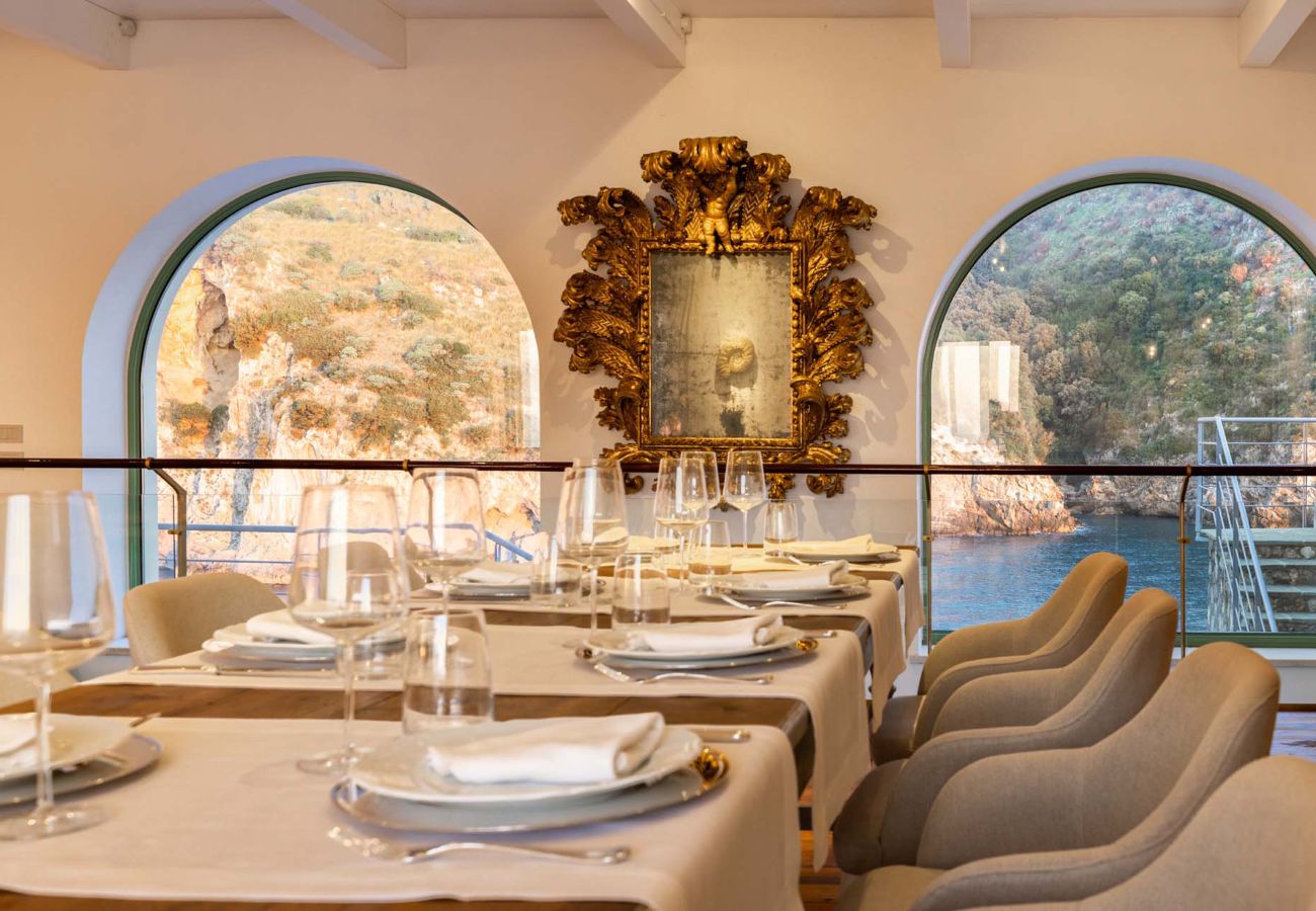 Villa in Massa Lubrense - AMORE RENTALS - THE EXCLUSIVE PRIVATE ISLAND