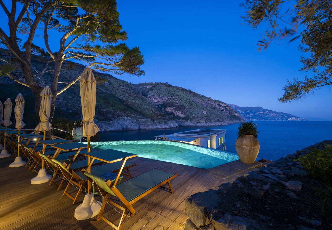 Villa in Massa Lubrense - AMORE RENTALS - THE EXCLUSIVE PRIVATE ISLAND