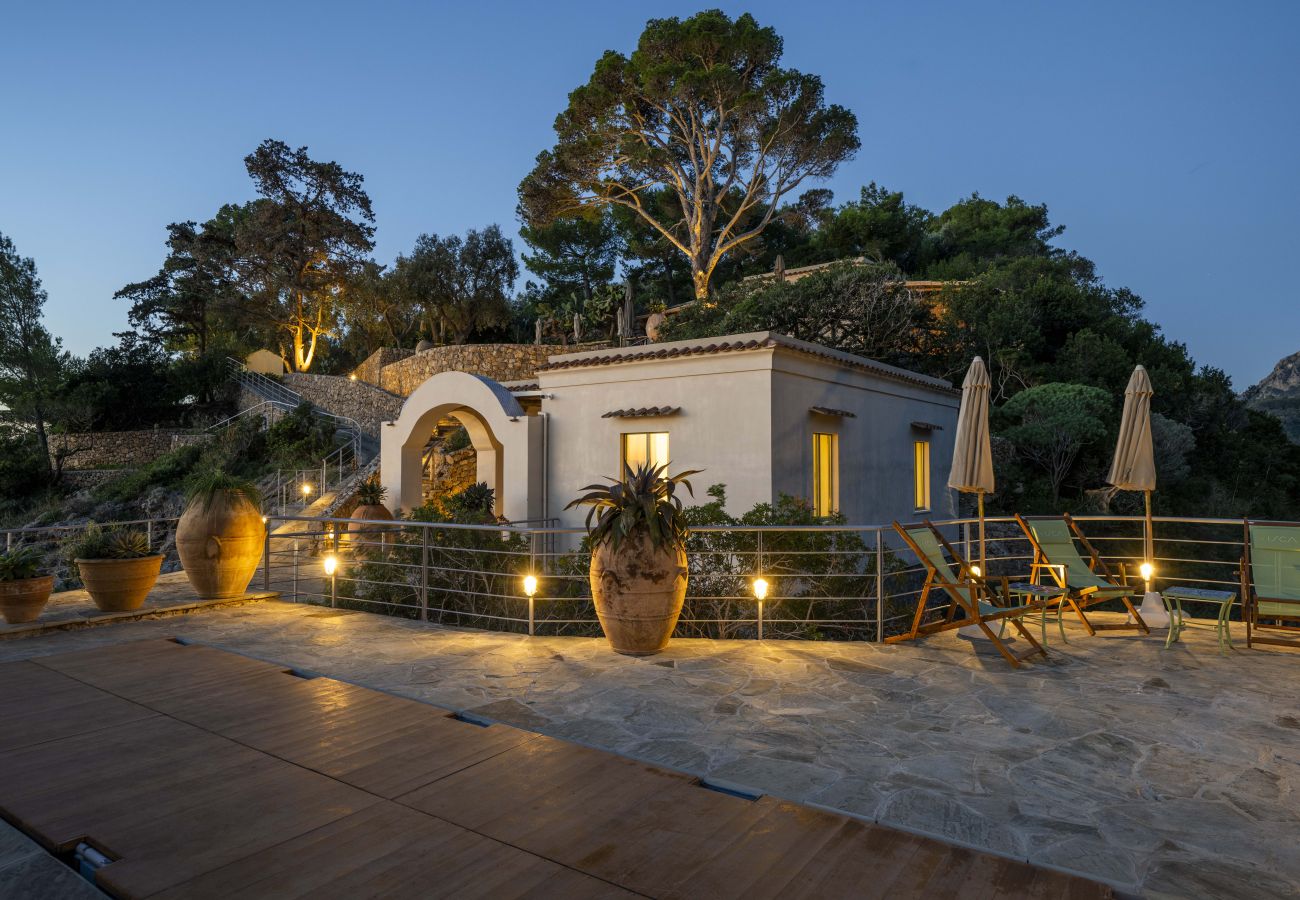 Villa in Massa Lubrense - AMORE RENTALS - THE EXCLUSIVE PRIVATE ISLAND