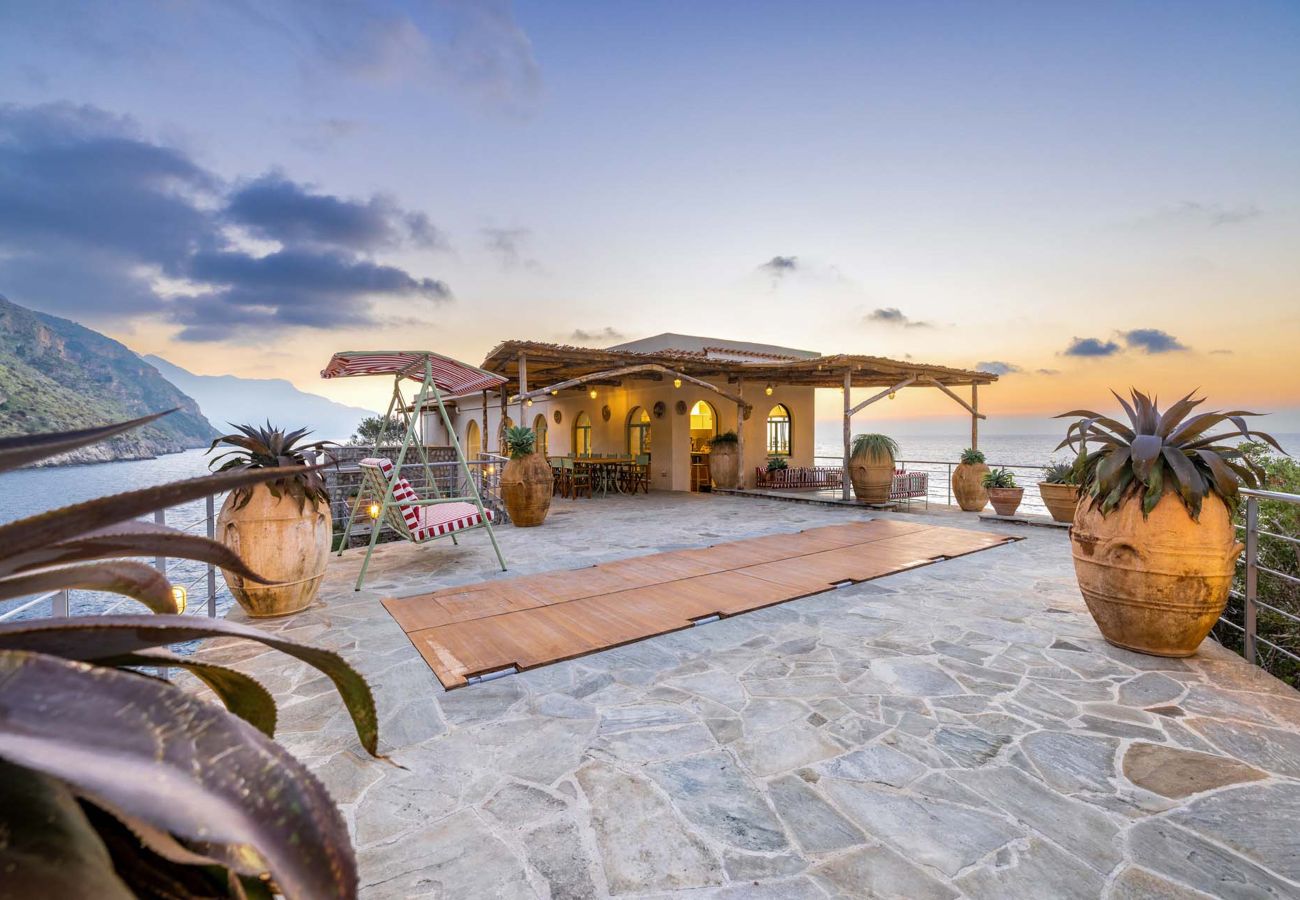 Villa in Massa Lubrense - AMORE RENTALS - THE EXCLUSIVE PRIVATE ISLAND