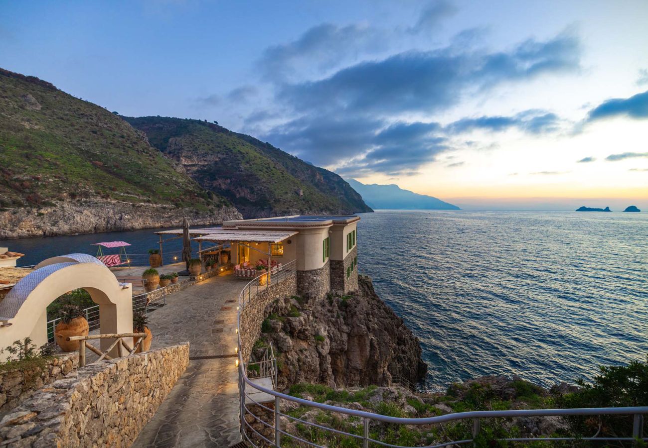 Villa in Massa Lubrense - AMORE RENTALS - THE EXCLUSIVE PRIVATE ISLAND