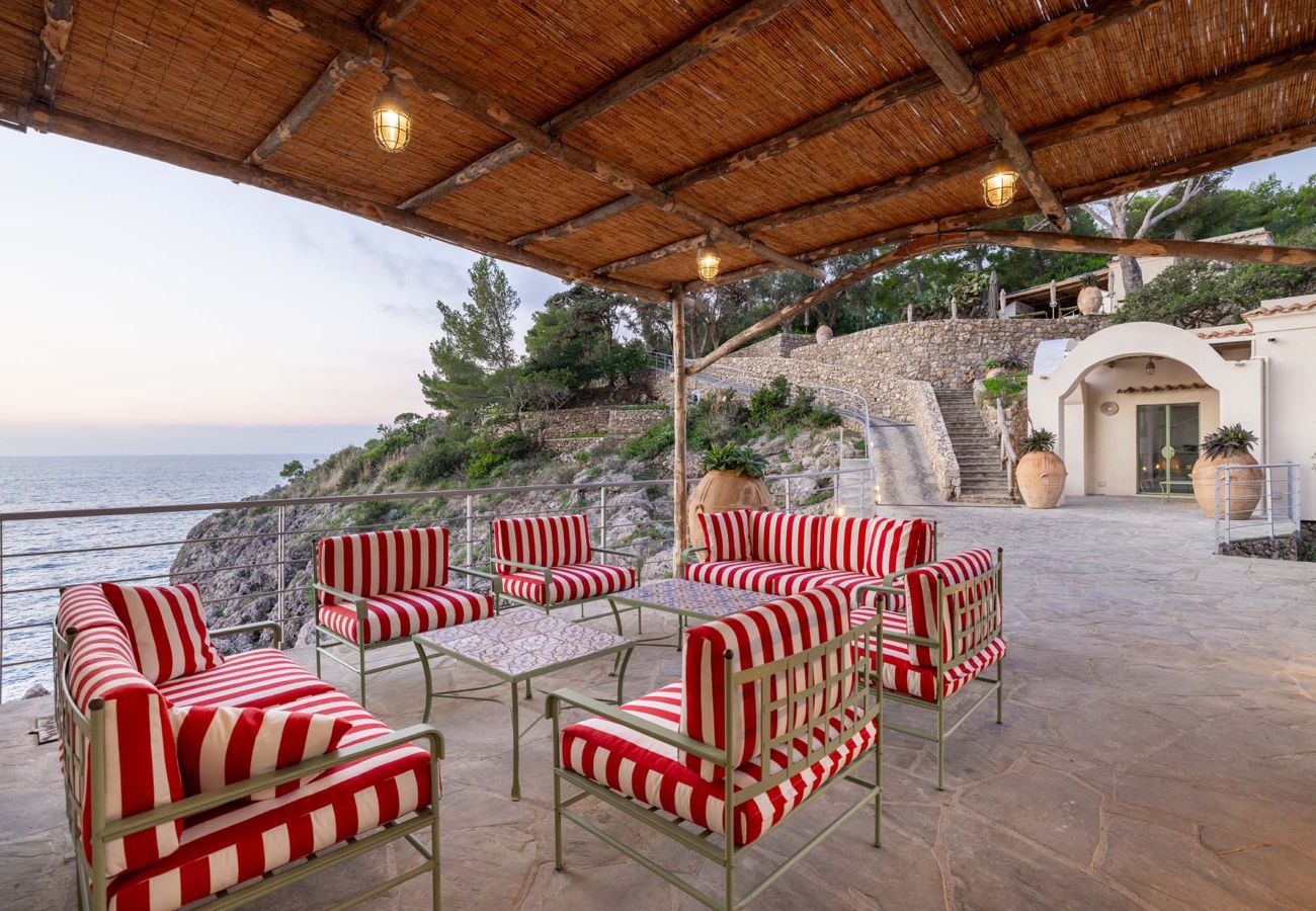 Villa in Massa Lubrense - AMORE RENTALS - THE EXCLUSIVE PRIVATE ISLAND