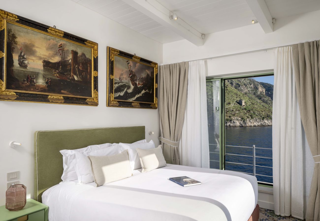Villa in Massa Lubrense - AMORE RENTALS - THE EXCLUSIVE PRIVATE ISLAND