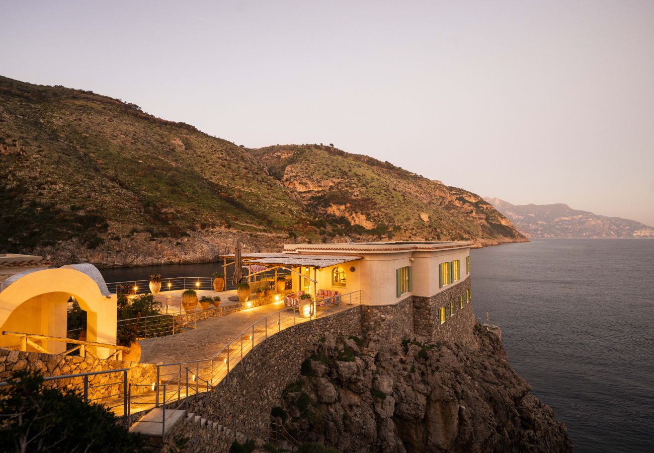 Villa in Massa Lubrense - AMORE RENTALS - THE EXCLUSIVE PRIVATE ISLAND