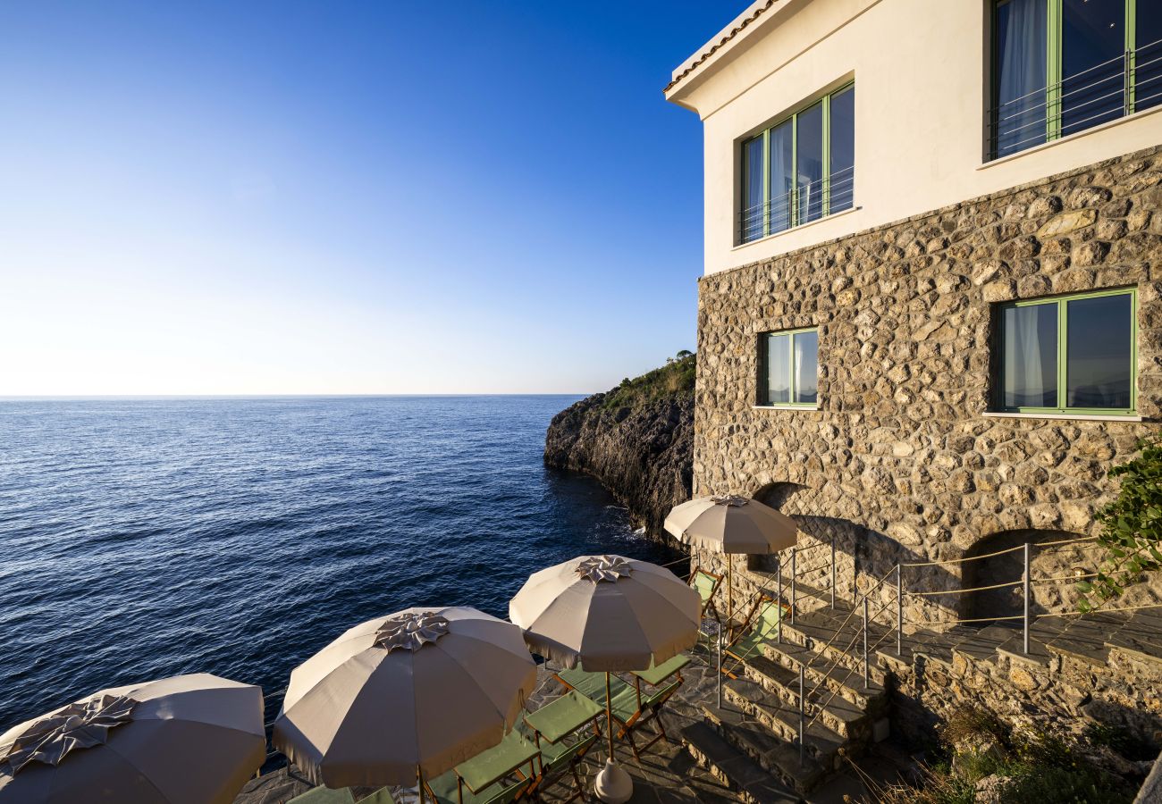Villa in Massa Lubrense - AMORE RENTALS - THE EXCLUSIVE PRIVATE ISLAND