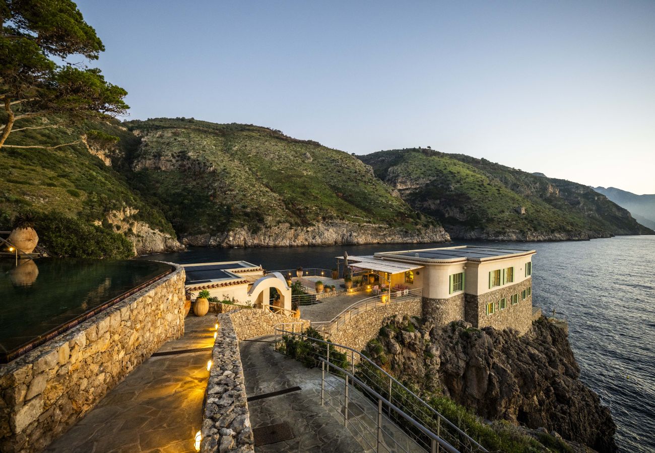 Villa in Massa Lubrense - AMORE RENTALS - THE EXCLUSIVE PRIVATE ISLAND