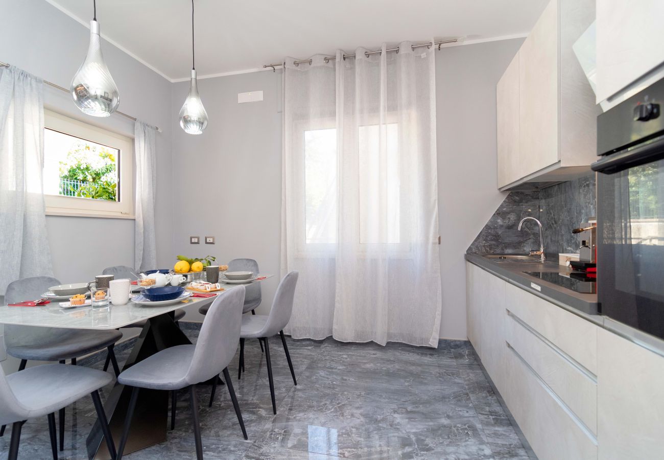 Villa in Massa Lubrense - AMORE RENTALS - Villa Caruso with Private Pool in Sant’Agata sui Due Golfi