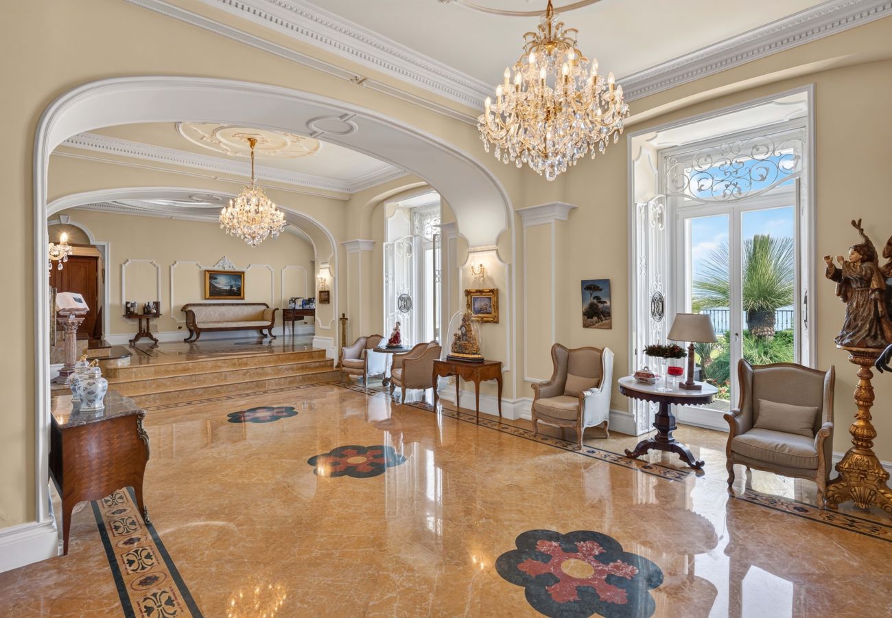 Villa in Castellammare di Stabia - AMORE RENTALS - Villa Imma with Swimming Pool and Sea View