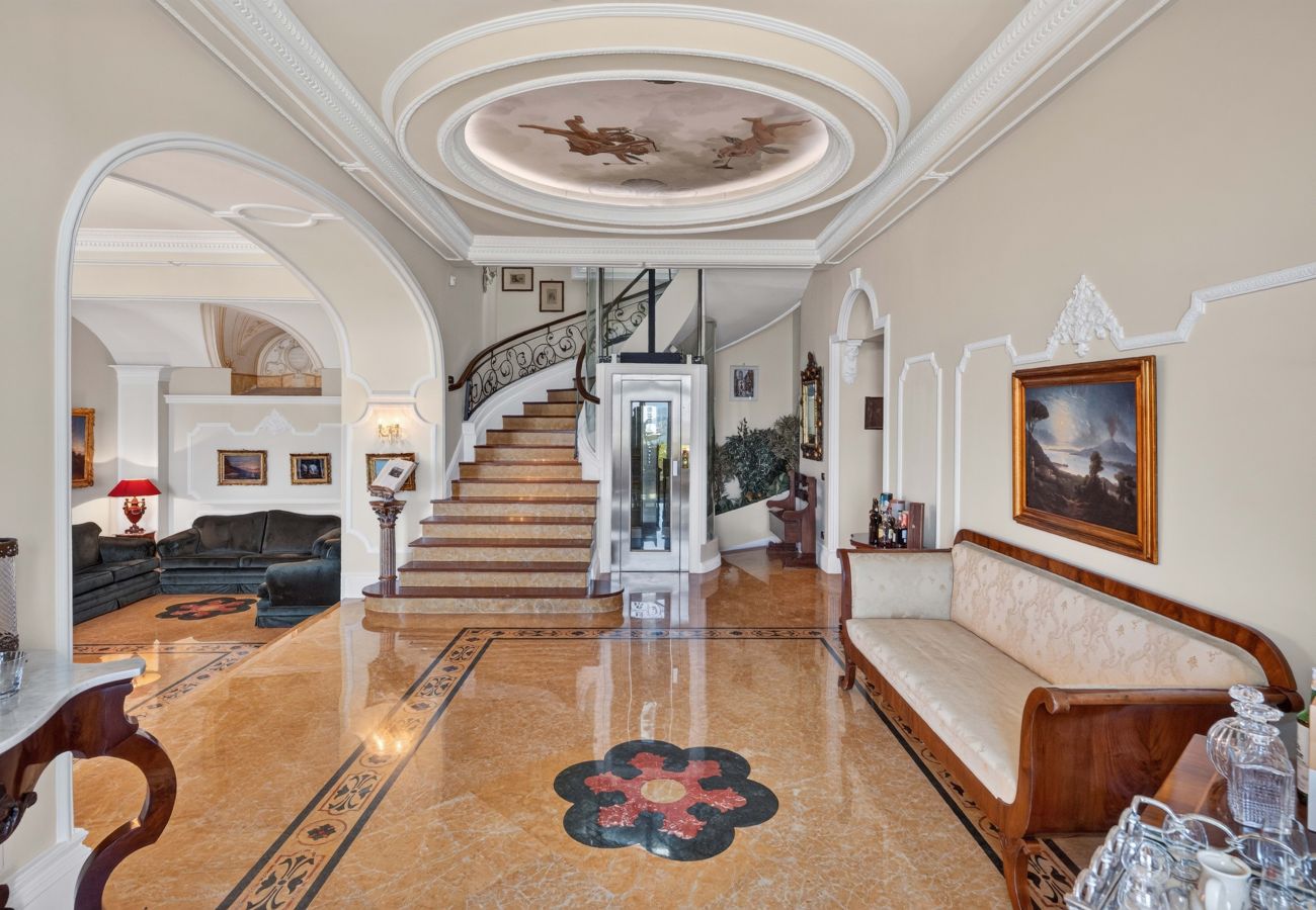 Villa in Castellammare di Stabia - AMORE RENTALS - Villa Imma with Swimming Pool and Sea View