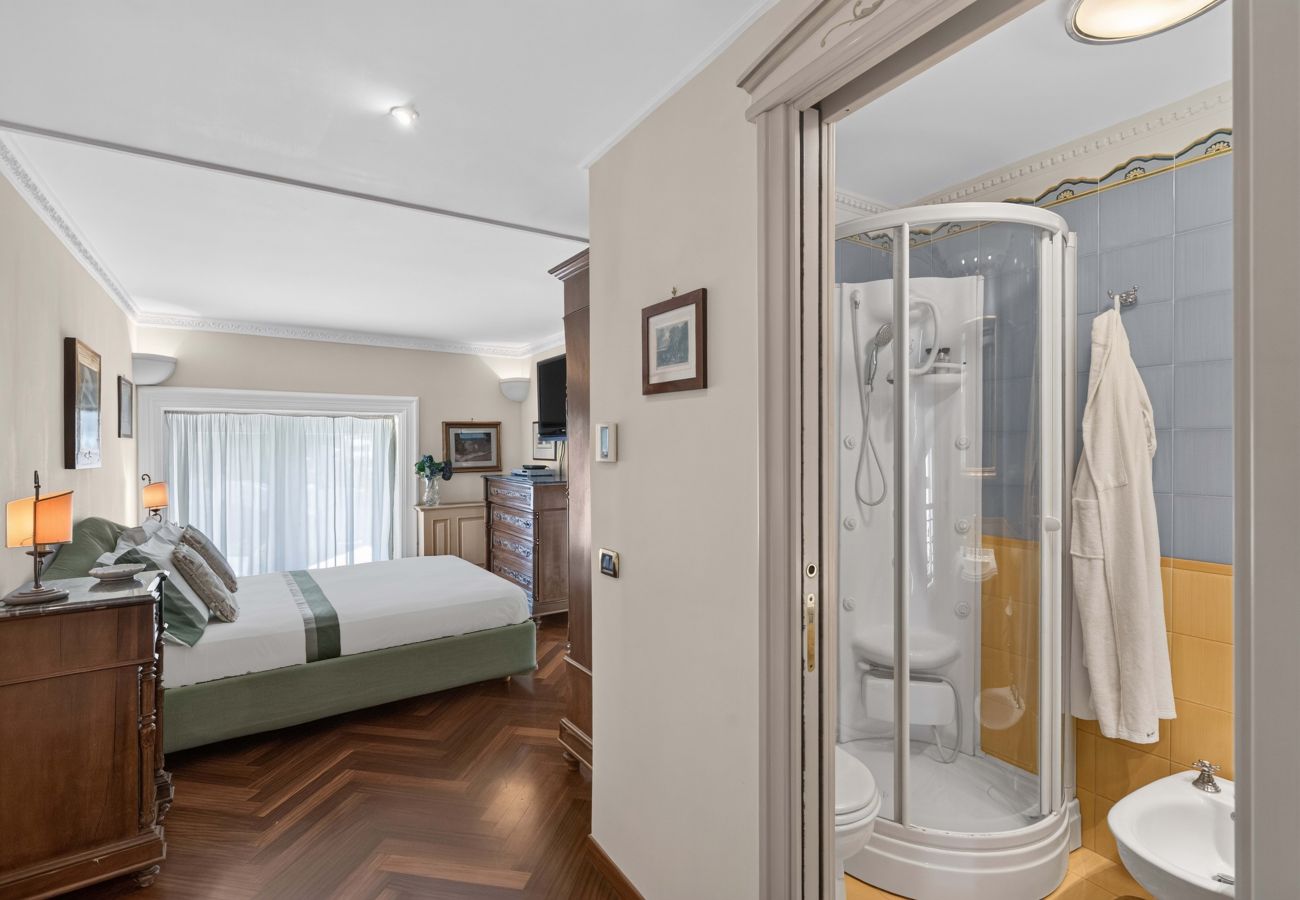 Villa in Castellammare di Stabia - AMORE RENTALS - Villa Imma with Swimming Pool and Sea View