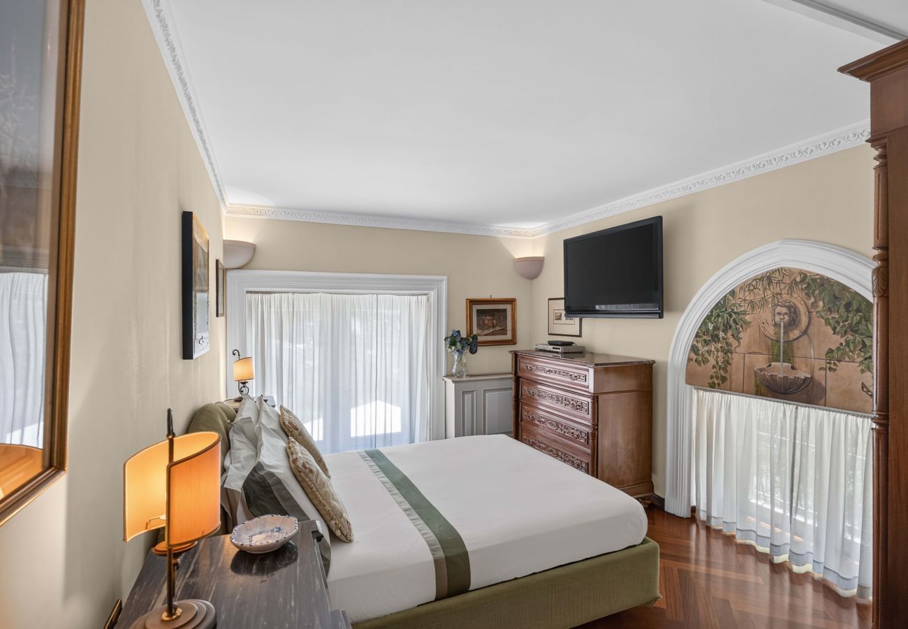 Villa in Castellammare di Stabia - AMORE RENTALS - Villa Imma with Swimming Pool and Sea View