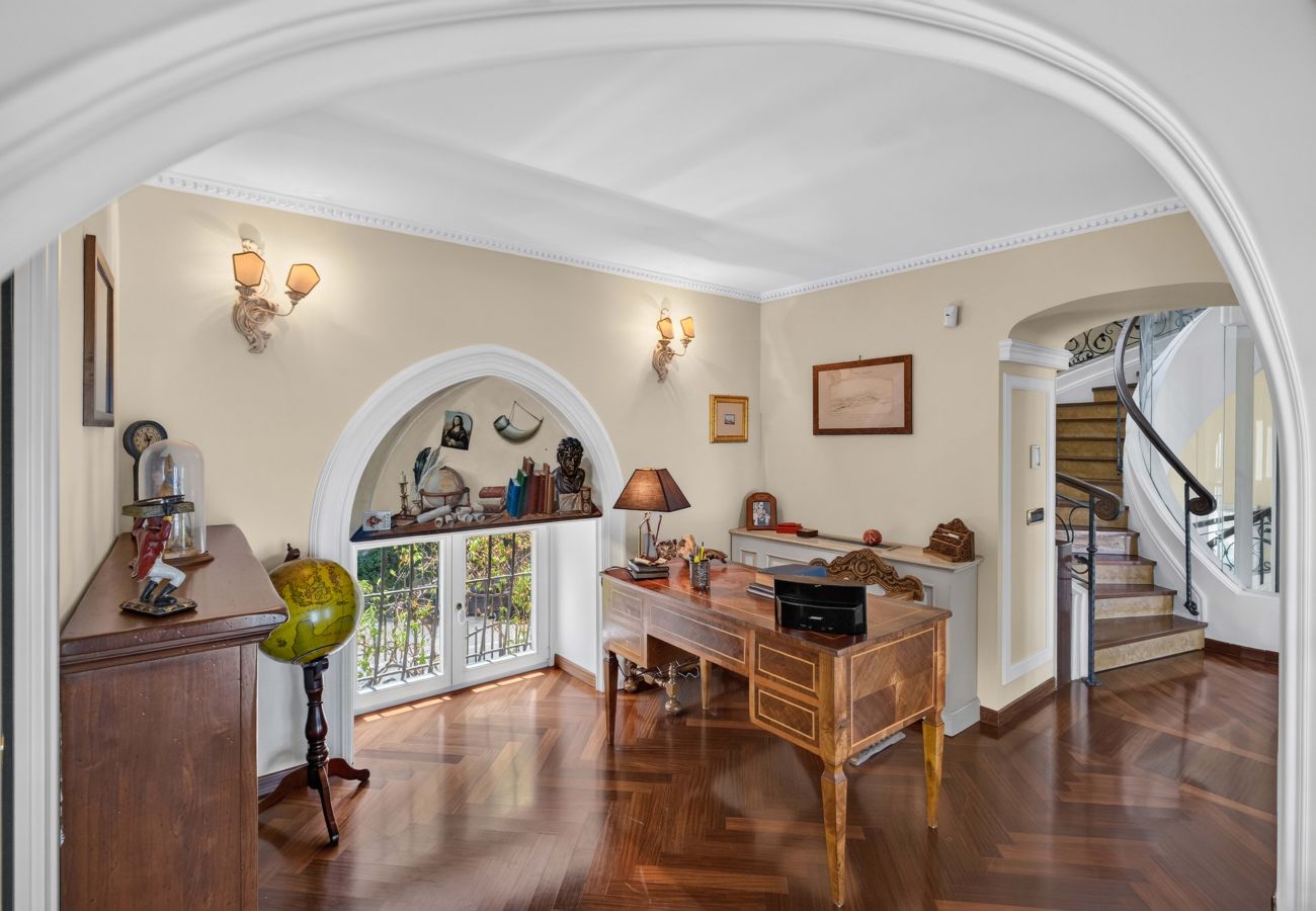 Villa in Castellammare di Stabia - AMORE RENTALS - Villa Imma with Swimming Pool and Sea View
