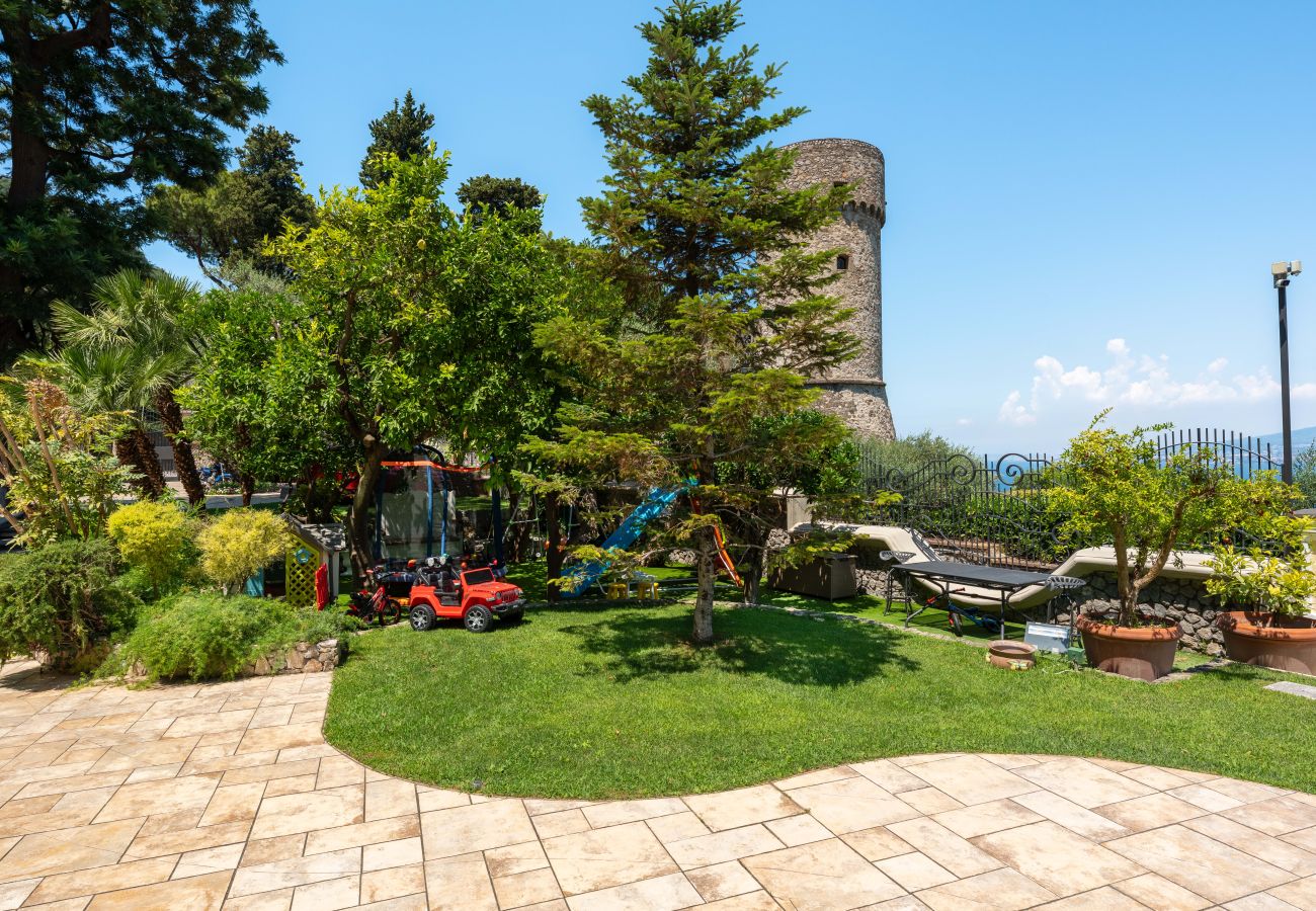 Villa in Castellammare di Stabia - AMORE RENTALS - Villa Imma with Swimming Pool and Sea View