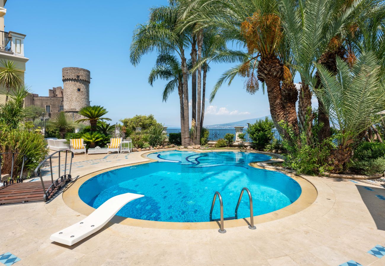Villa in Castellammare di Stabia - AMORE RENTALS - Villa Imma with Swimming Pool and Sea View