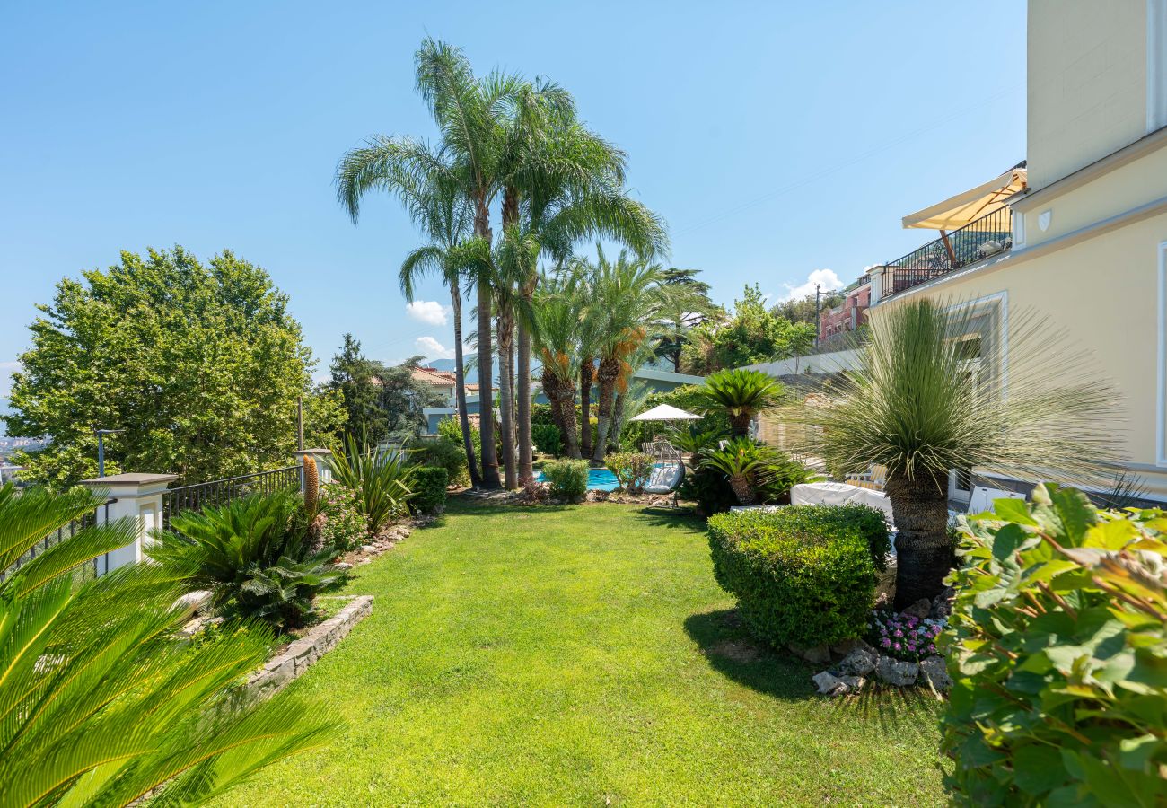 Villa in Castellammare di Stabia - AMORE RENTALS - Villa Imma with Swimming Pool and Sea View