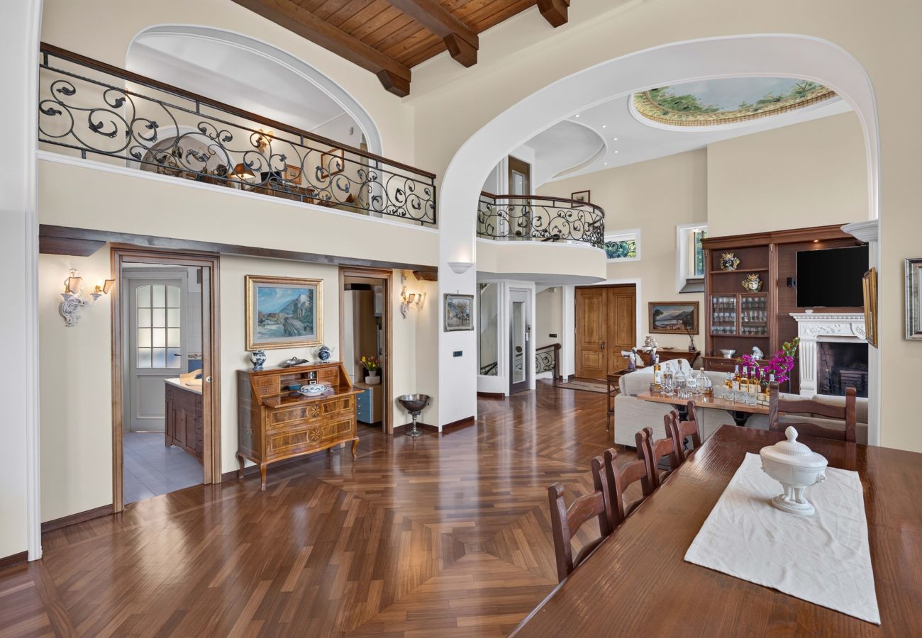 Villa in Castellammare di Stabia - AMORE RENTALS - Villa Imma with Swimming Pool and Sea View
