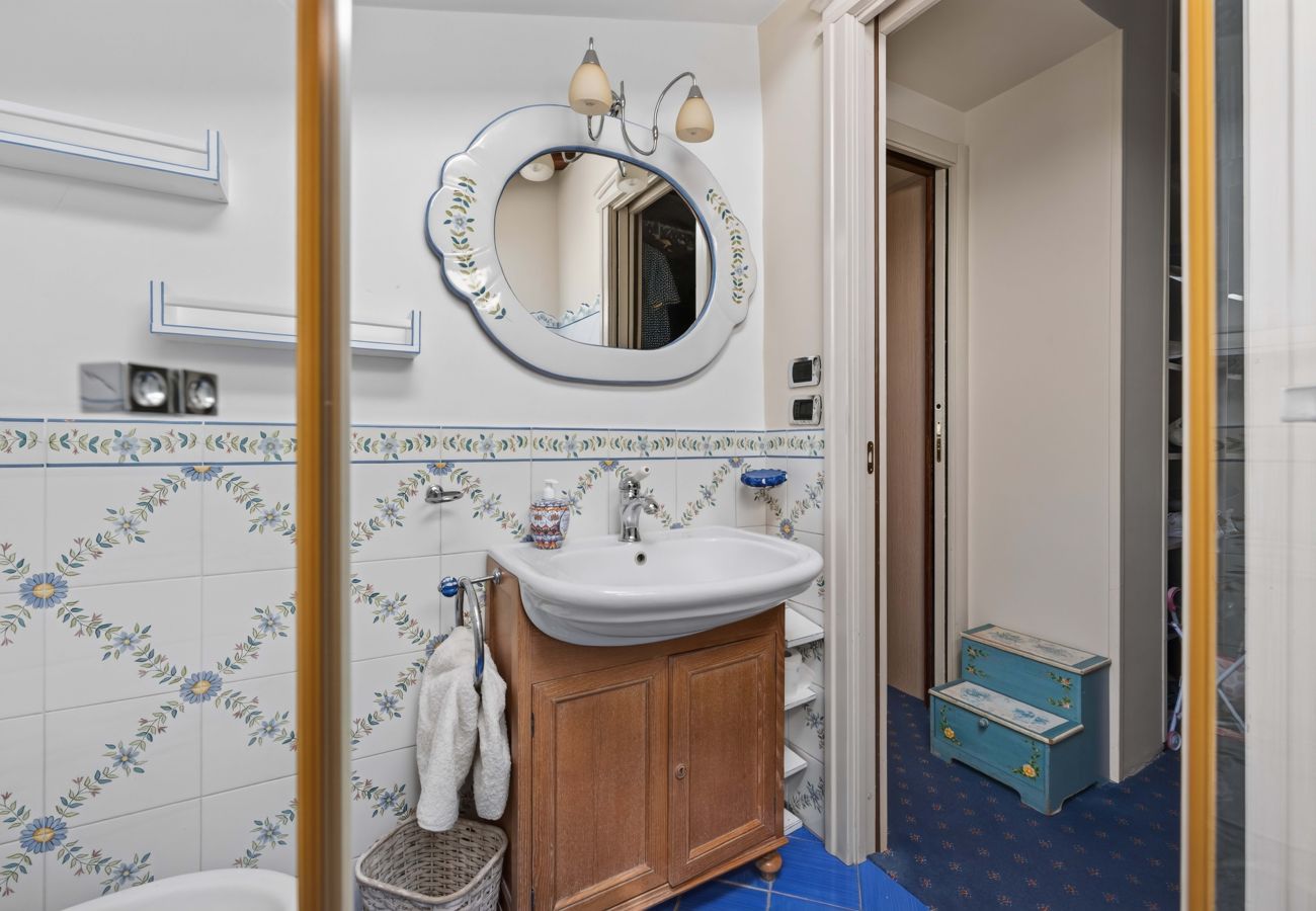 Villa in Castellammare di Stabia - AMORE RENTALS - Villa Imma with Swimming Pool and Sea View