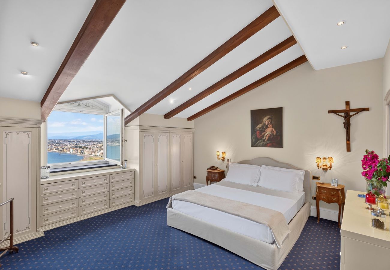 Villa in Castellammare di Stabia - AMORE RENTALS - Villa Imma with Swimming Pool and Sea View