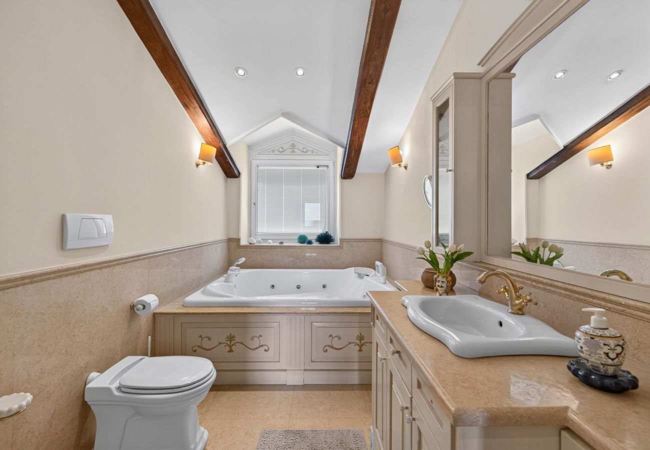 Villa in Castellammare di Stabia - AMORE RENTALS - Villa Imma with Swimming Pool and Sea View