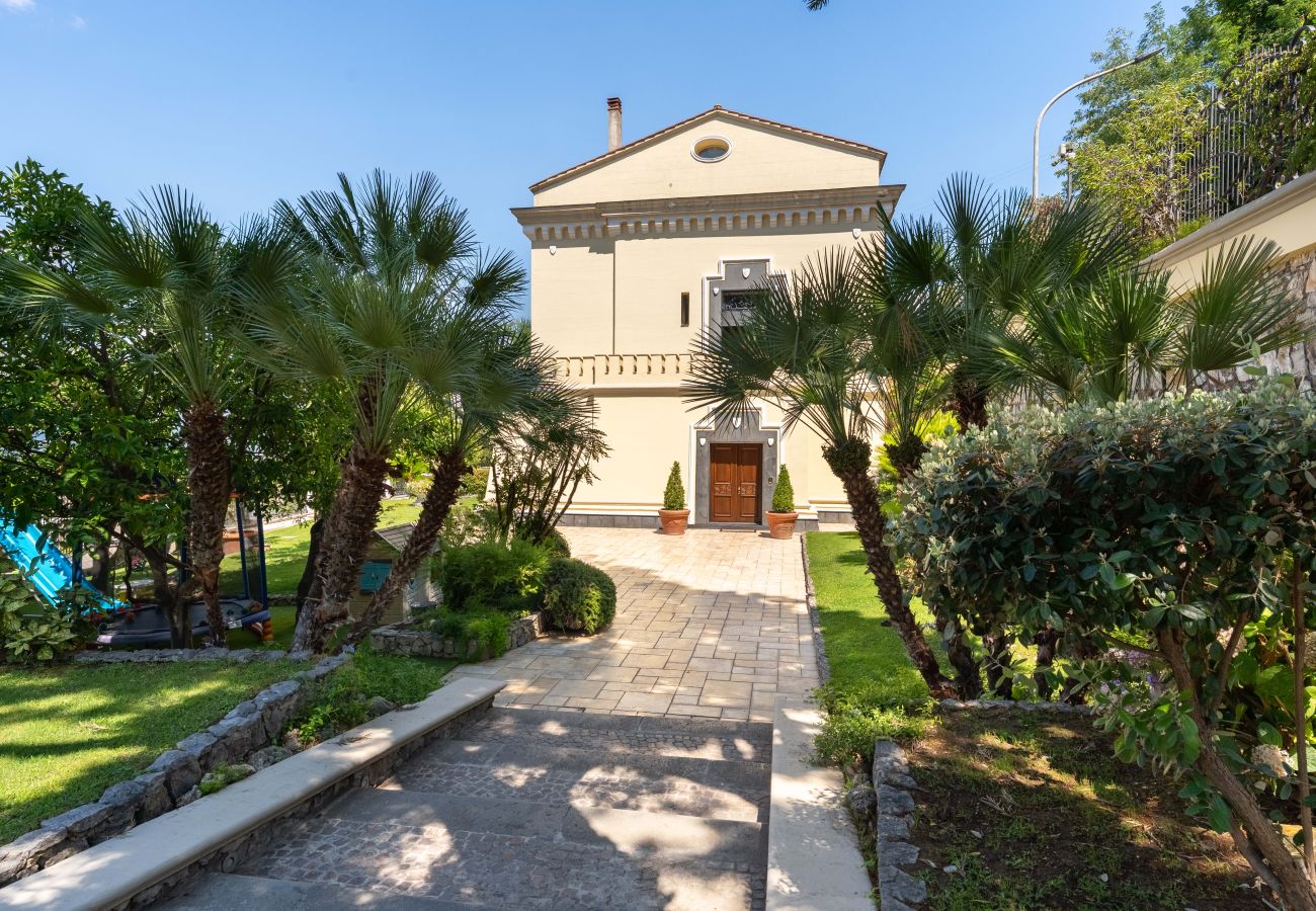 Villa in Castellammare di Stabia - AMORE RENTALS - Villa Imma with Swimming Pool and Sea View